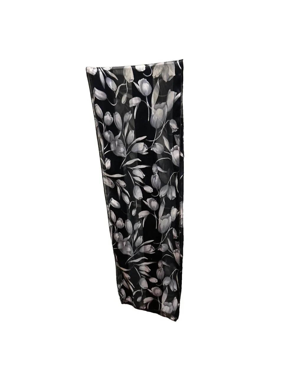 Black And White And Gray Scarf The Roses Are White And Gray Unbranded 58x10 In